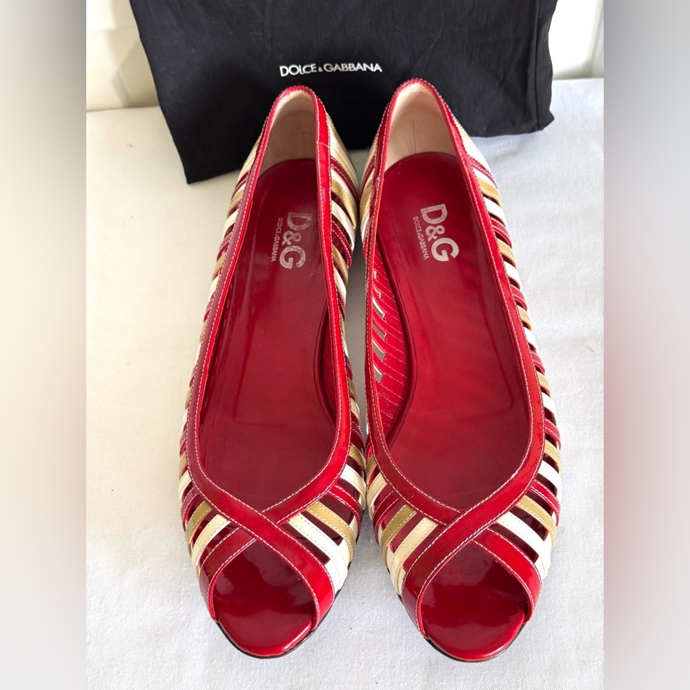 D&G Dolce Gabbana Red/Multi Patent Leather Flats 8.5/39 EUC